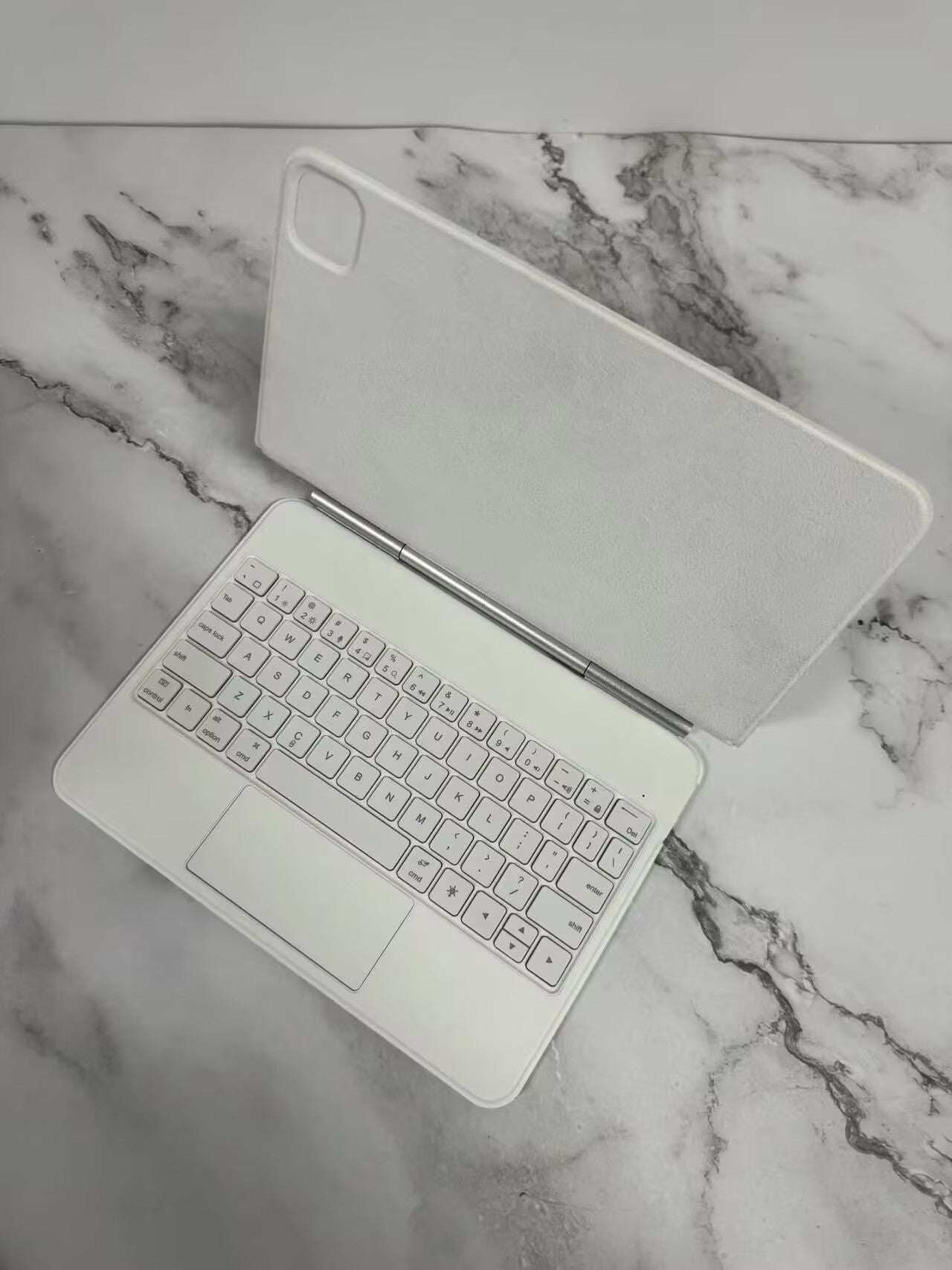 673643487-1
